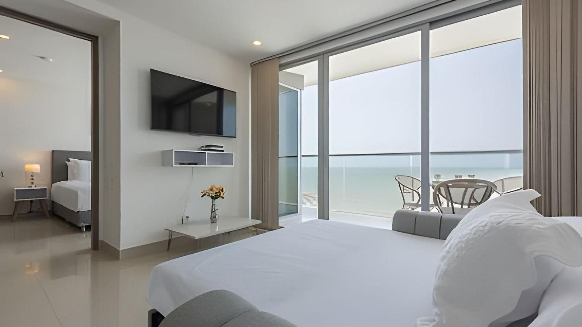 1004 Morros - Spectacular 1 Bedroom *